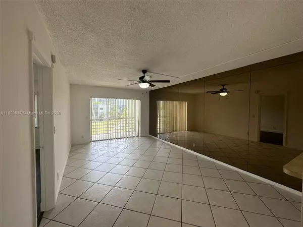 West Palm Beach, FL 33401,1638 Embassy Dr #307