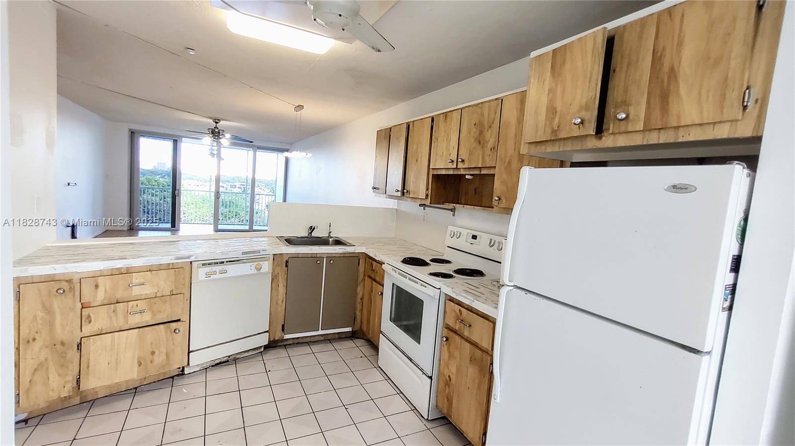 Miami, FL 33179,1780 NE 191st St #704-2