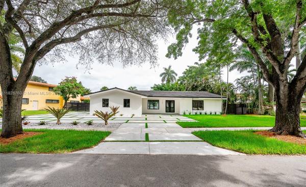 7101 E Troon Cir, Miami Lakes, FL 33014
