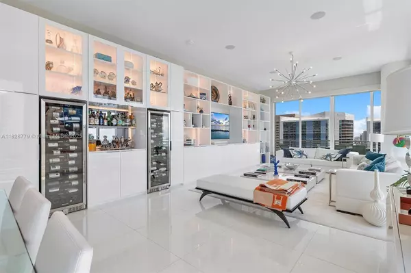 Miami, FL 33131,900 Brickell Key Blvd #3103