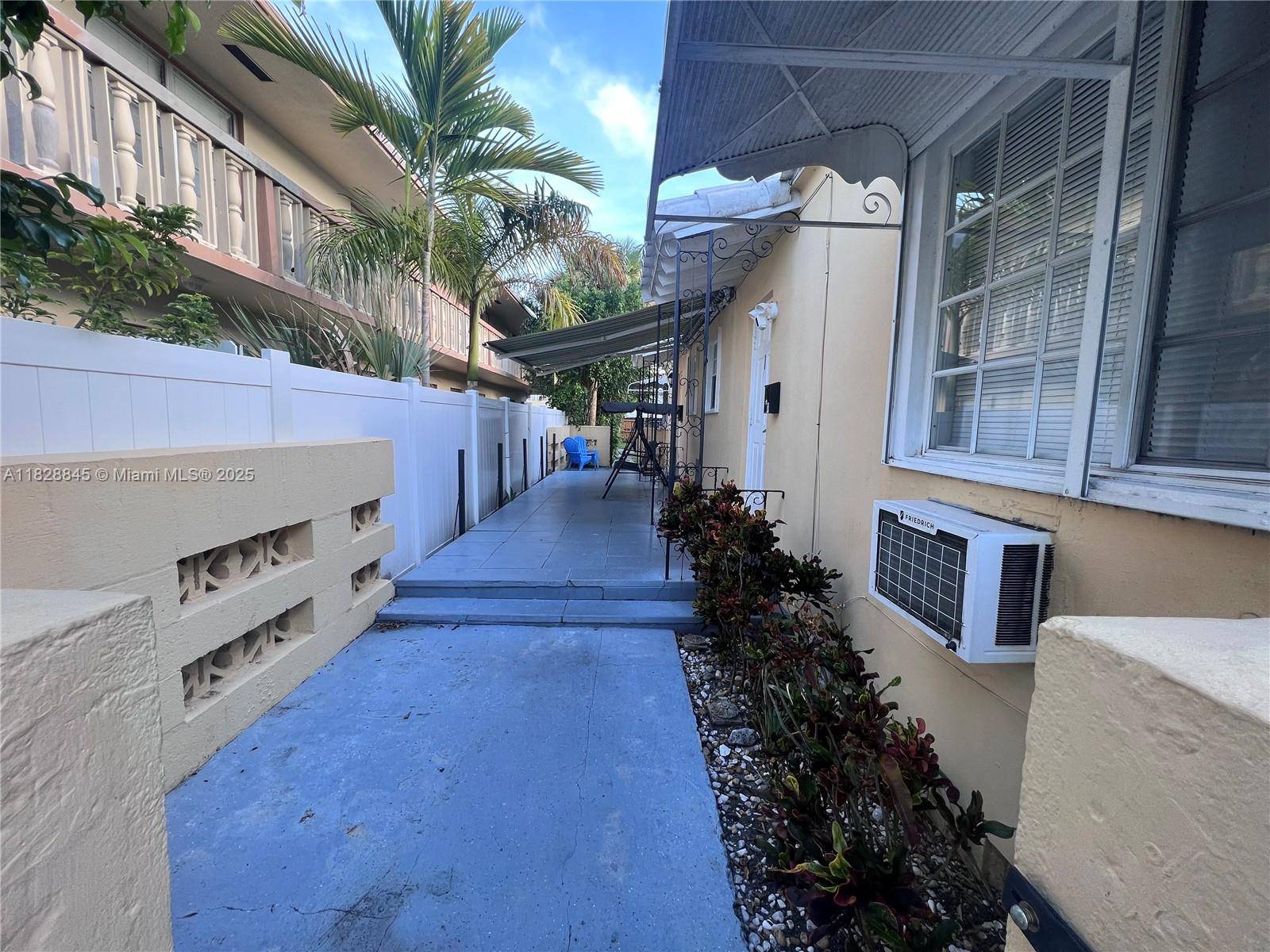 Hollywood, FL 33020,2016 Pierce St #2