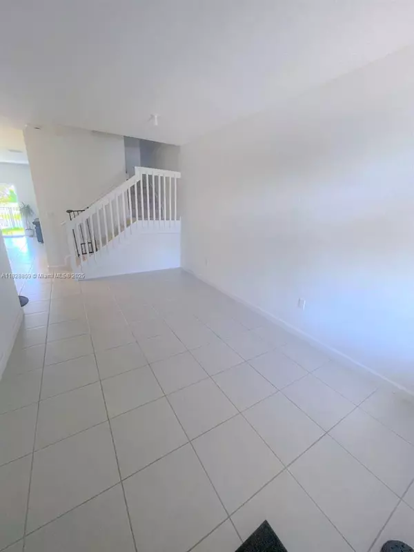 Lauderhill, FL 33313,5544 NW 27th Pl #1