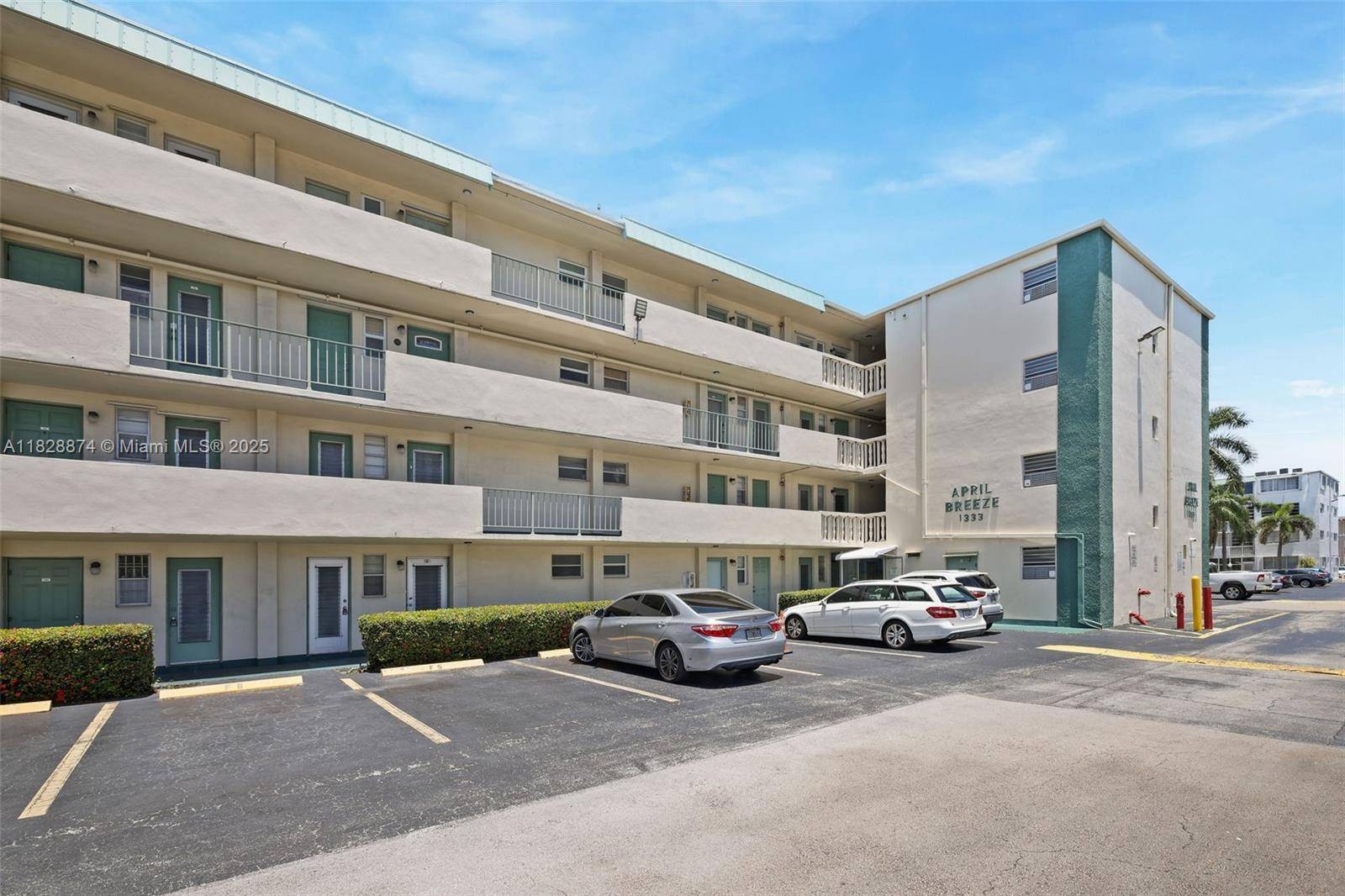 Hallandale Beach, FL 33009,1333 E Hallandale Beach Blvd #105