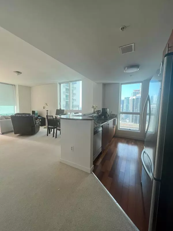 Miami, FL 33131,300 S Biscayne Blvd #T-3201