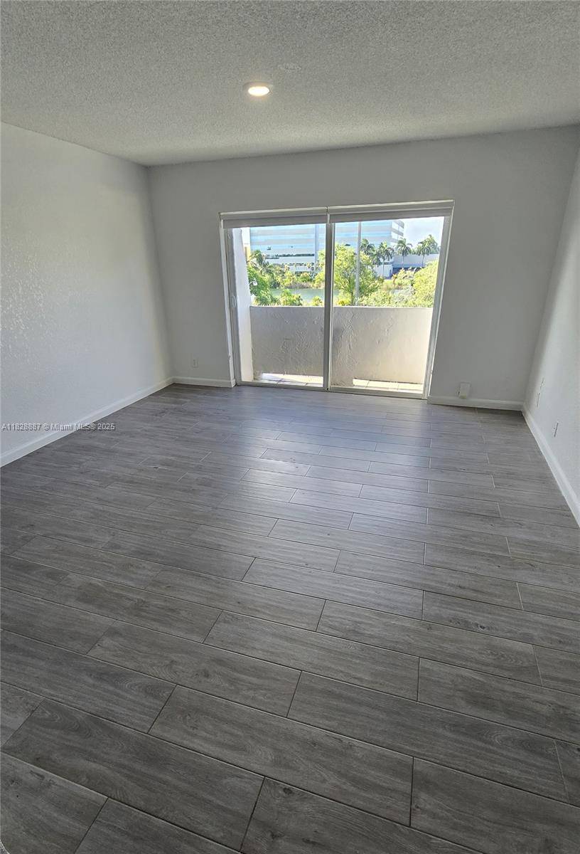 11120 SW 196th St #409, Cutler Bay, FL 33157