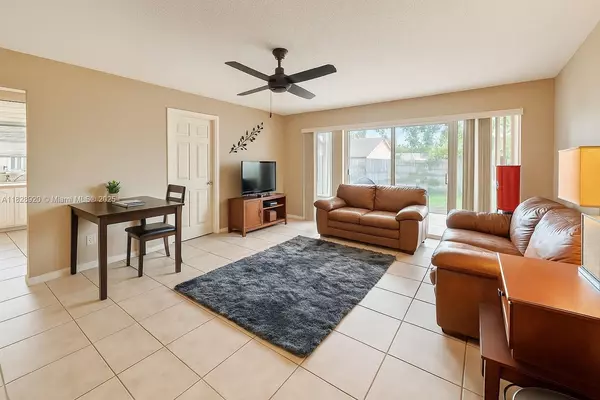 Plantation, FL 33313,7523 W Sunrise Blvd #B2