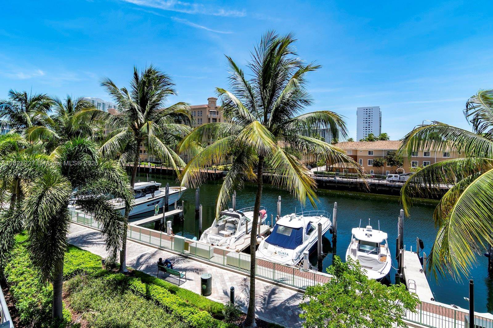 2950 NE 188th St #202, Aventura, FL 33180