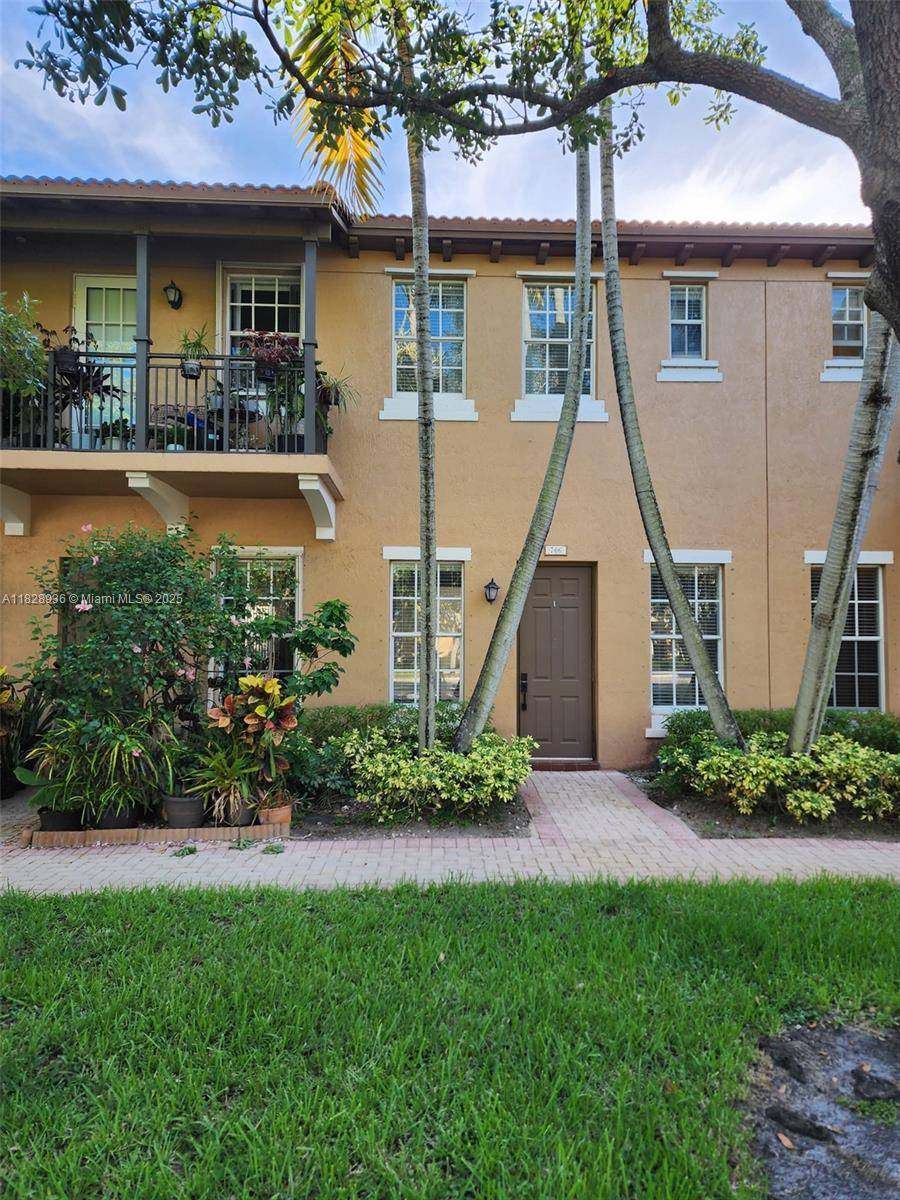706 SW 147th Ave, Pembroke Pines, FL 33027