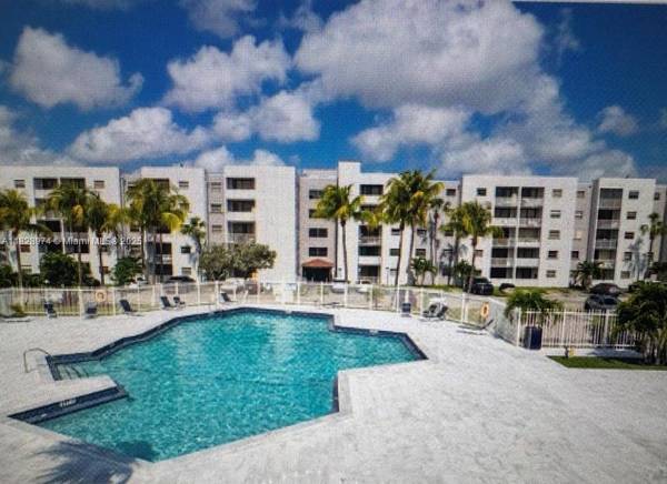 8075 NW 7th St #318, Miami, FL 33126