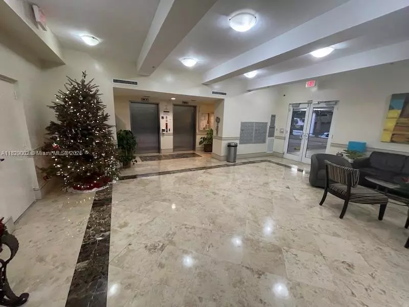 2400 SW 27th Ave #501, Miami, FL 33145