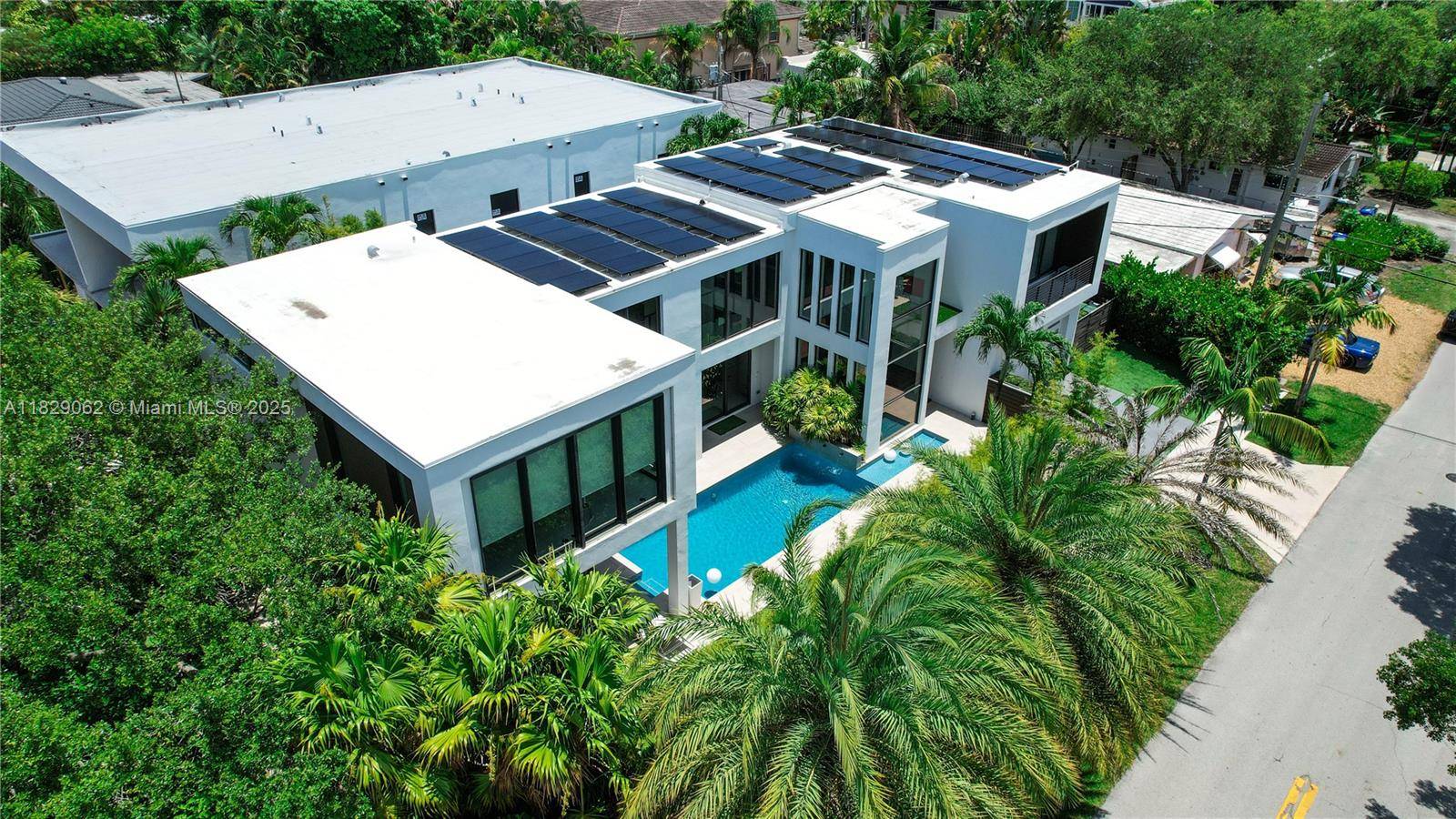 Fort Lauderdale, FL 33304,1600 NE 6 St