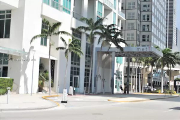 Miami, FL 33131,300 S Biscayne Blvd #T-2802