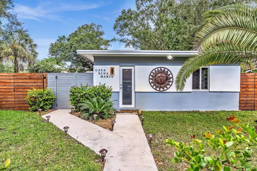 1517 SW 25th St #1, Fort Lauderdale, FL 33315