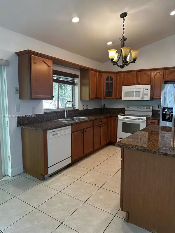 Plantation, FL 33322,Address not disclosed