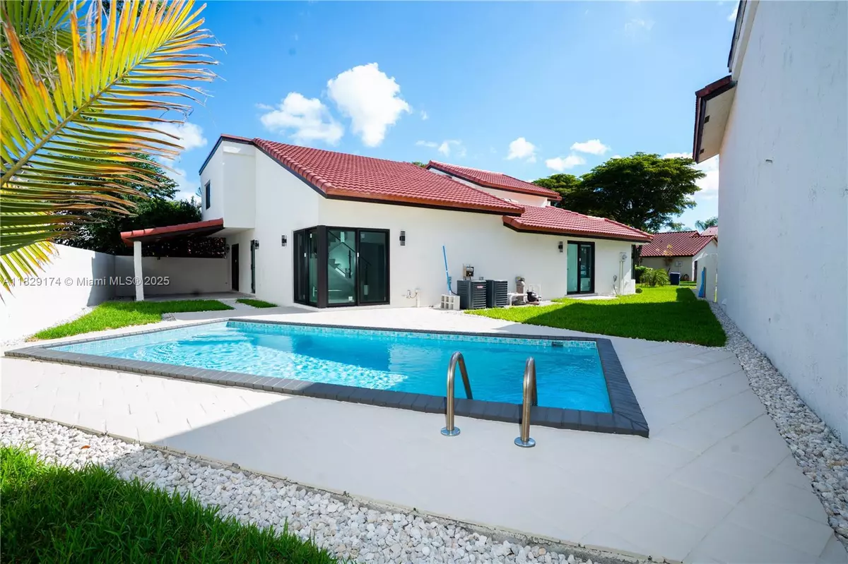 Miami, FL 33186,10433 SW 118th Ct