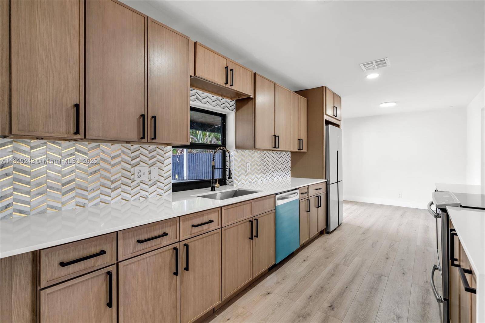 Hollywood, FL 33021,5230 Tyler St