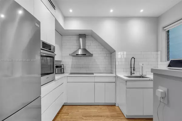 Miami Beach, FL 33139,810 11th Street #102