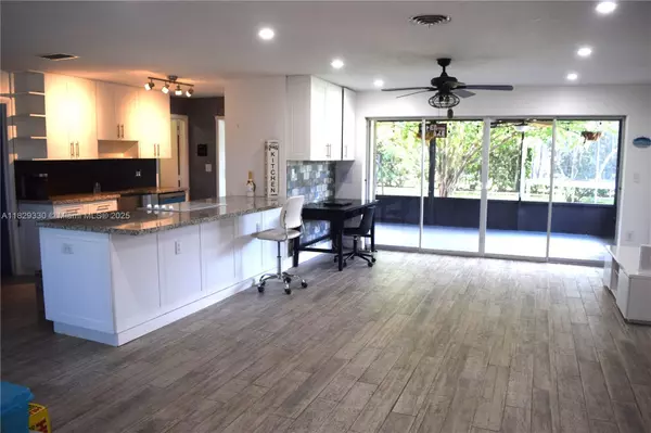 Palmetto Bay, FL 33157,9355 SW 181st St