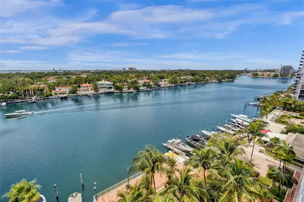 Miami Beach, FL 33140,5600 Collins Ave #10L