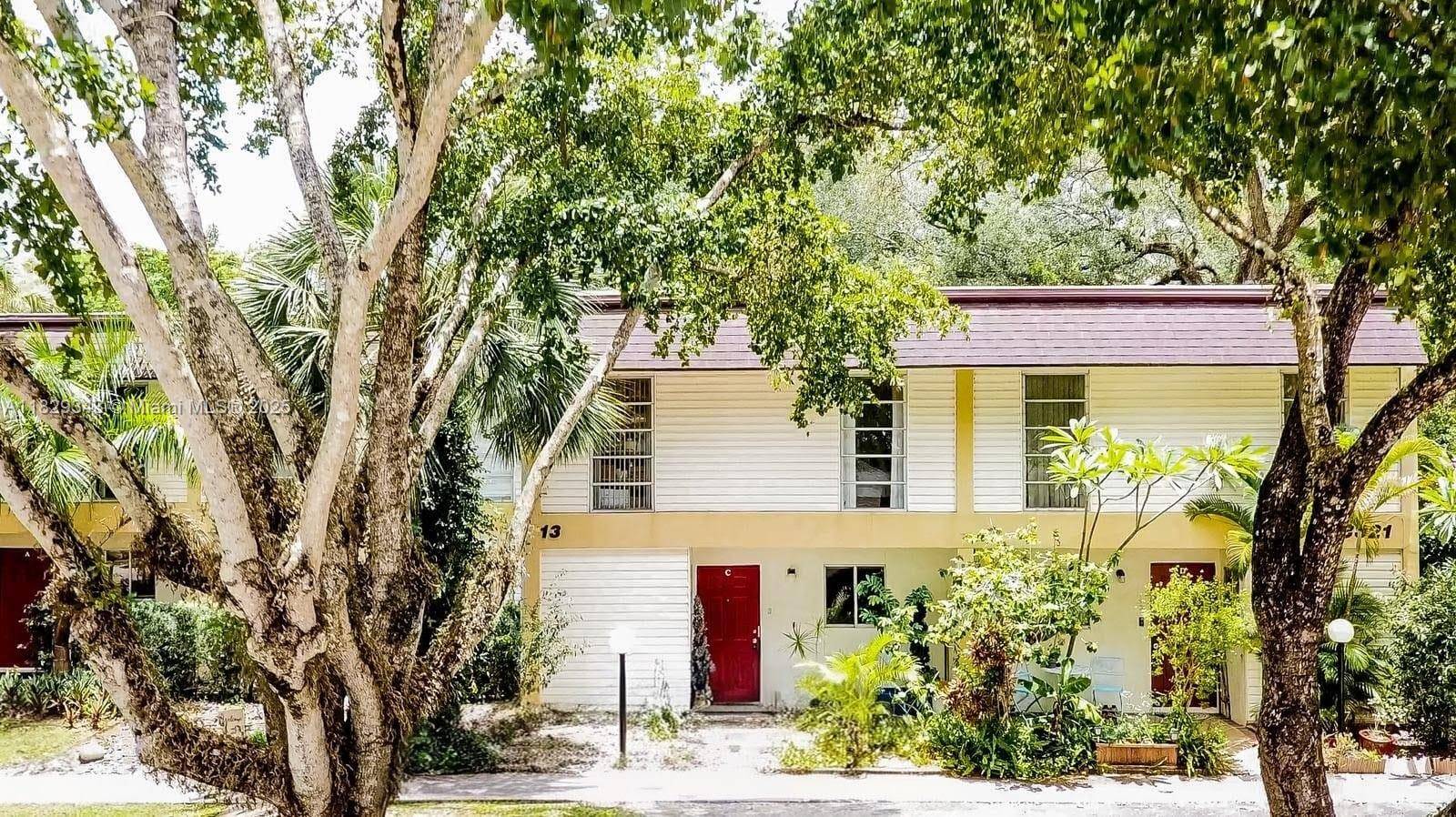 Hollywood, FL 33021,3321 Simms St #13C