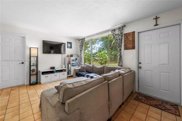 Miami, FL 33187,20350 SW 182nd Ave
