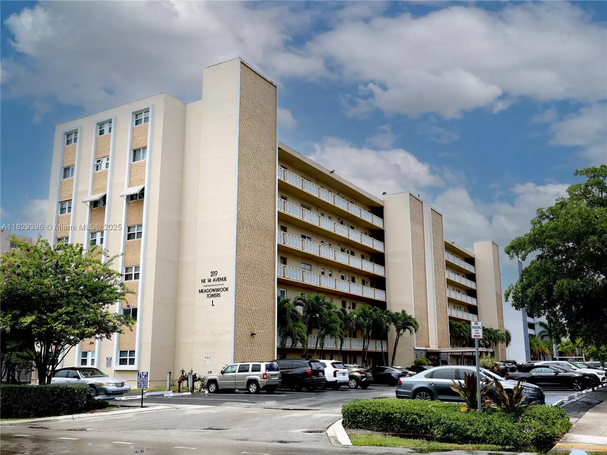 Hallandale Beach, FL 33009,319 NE 14th Ave #505