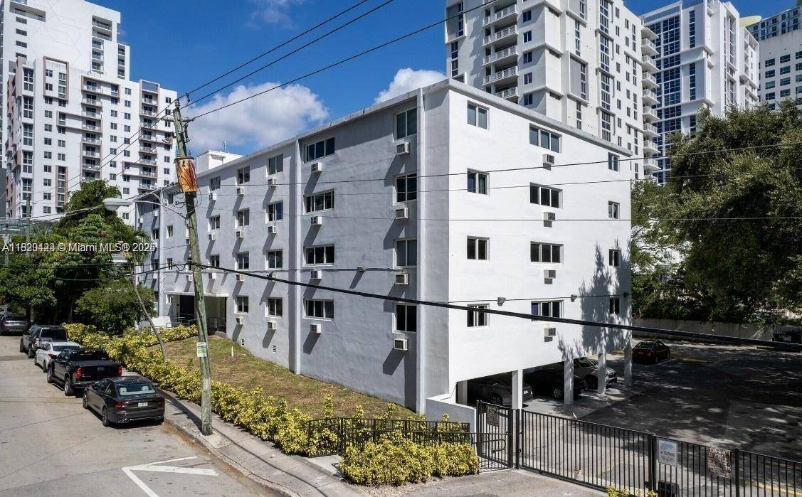 Miami, FL 33130,143 SW 9th St #401
