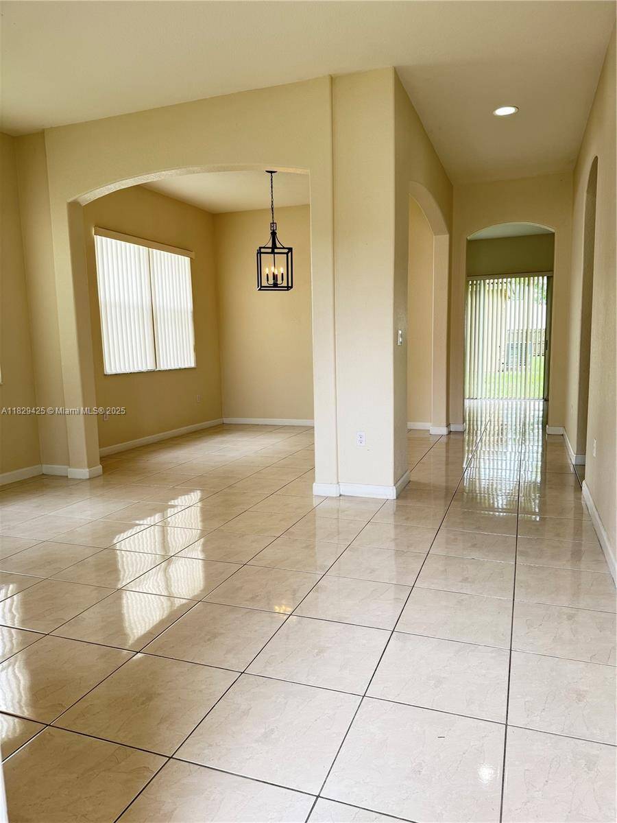 Homestead, FL 33035,1924 SE 17 court #1924