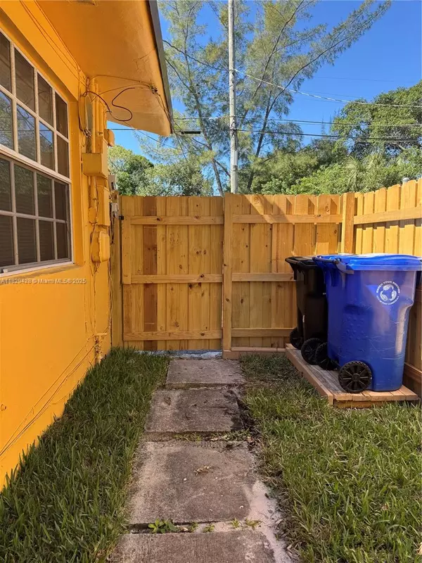 Fort Lauderdale, FL 33311,522 NW 13th Ave #2