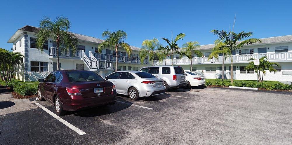 1045 NE 39th Dr #14, Oakland Park, FL 33334