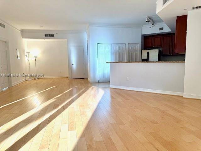Aventura, FL 33180,3001 NE 185th St #324