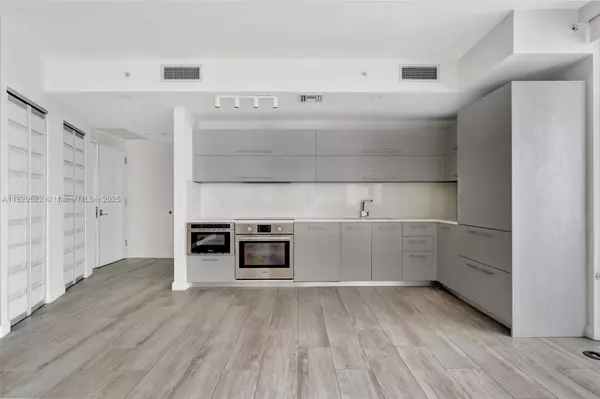 Miami, FL 33130,55 SW 9th St #3908