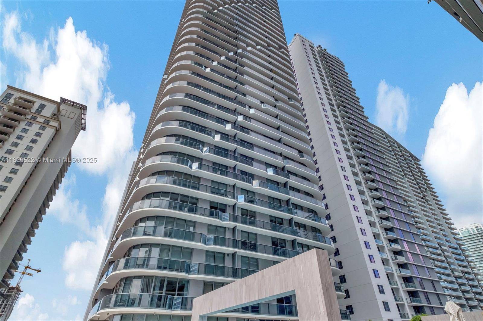 55 SW 9th St #3908, Miami, FL 33130
