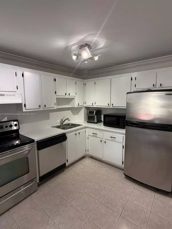 North Miami Beach, FL 33160,16851 NE 23rd Ave #A512