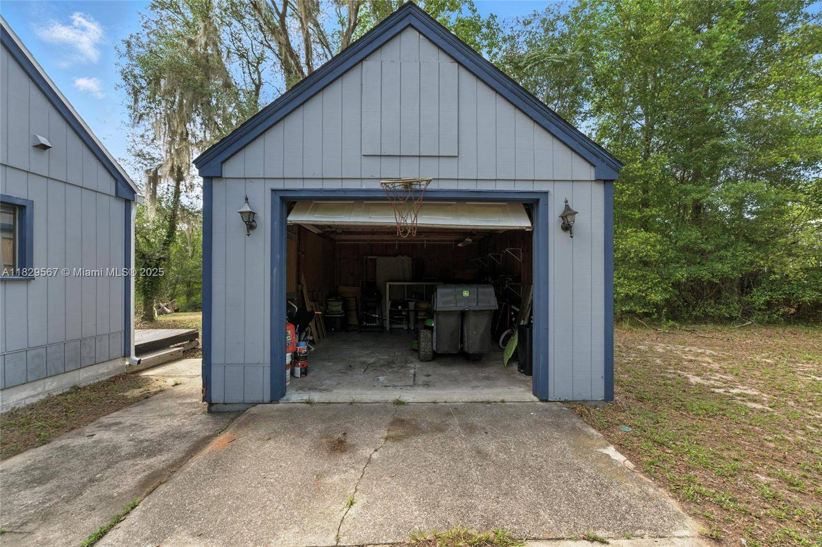 FL 32656,5693 Payette Ave