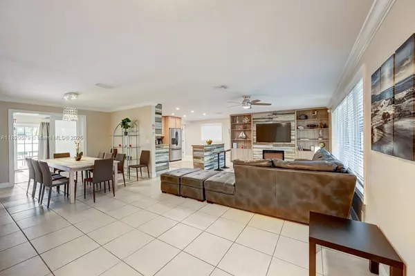 Hollywood, FL 33019,1228 Johnson St