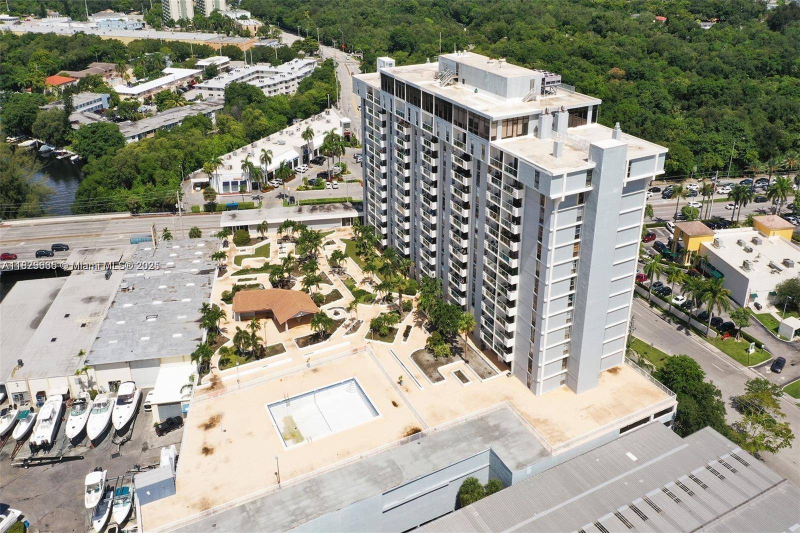 North Miami, FL 33181,13499 Biscayne Blvd #CU202