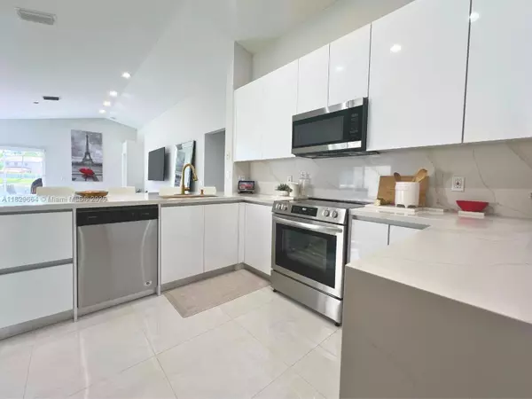 Weston, FL 33331,4394 Mahogany Ridge Dr
