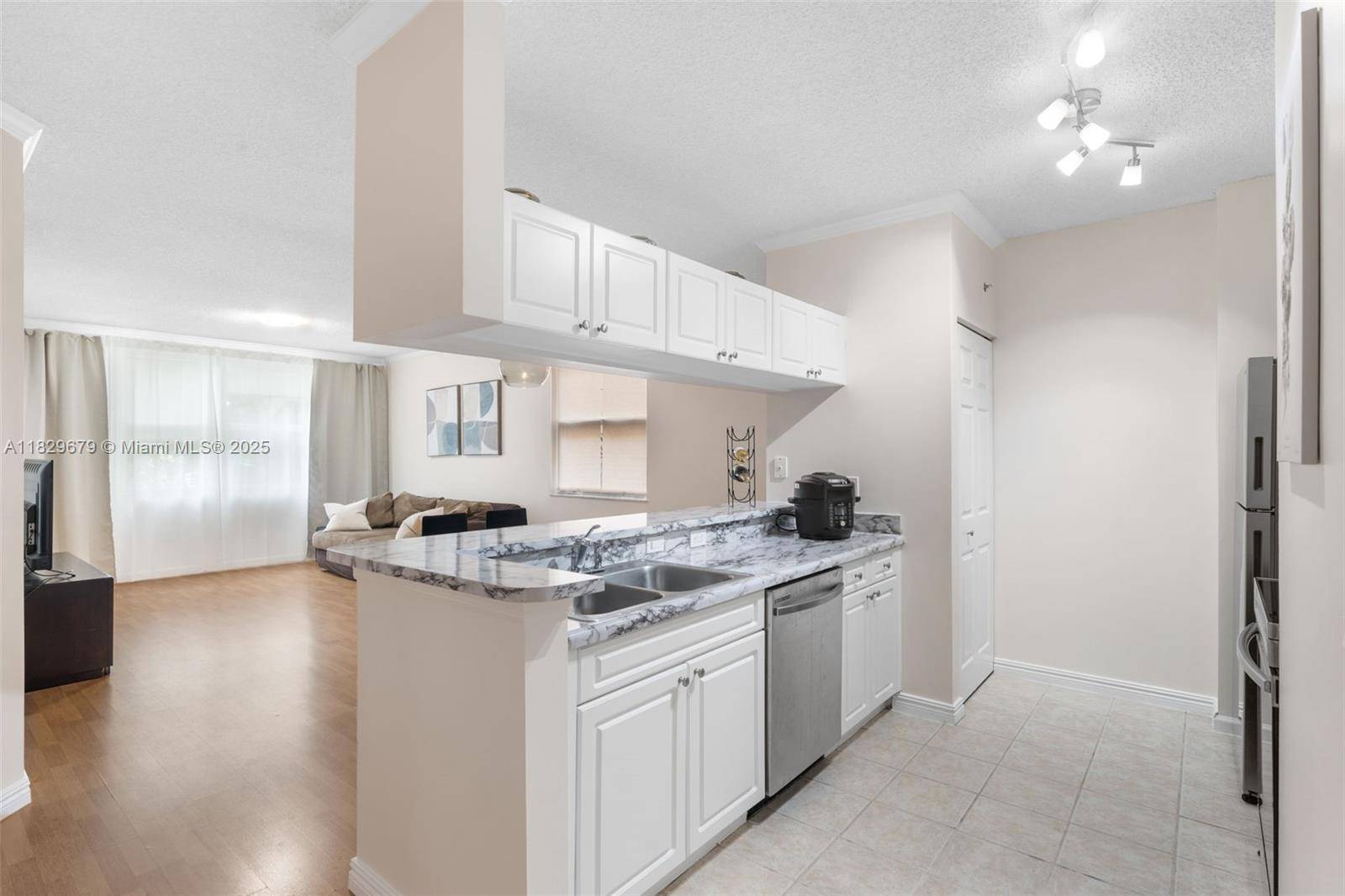 Sunny Isles Beach, FL 33160,17145 N Bay Rd #4212
