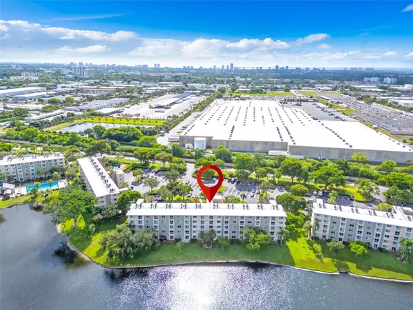 Pompano Beach, FL 33069,2106 S Cypress Bend Dr #203