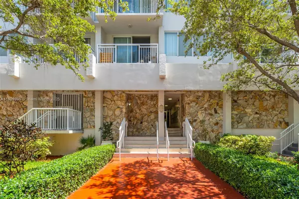 Miami Beach, FL 33139,1345 Lincoln Rd #1005
