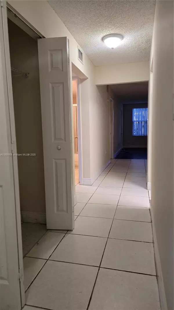 Plantation, FL 33313,7500 NW 17th St #101