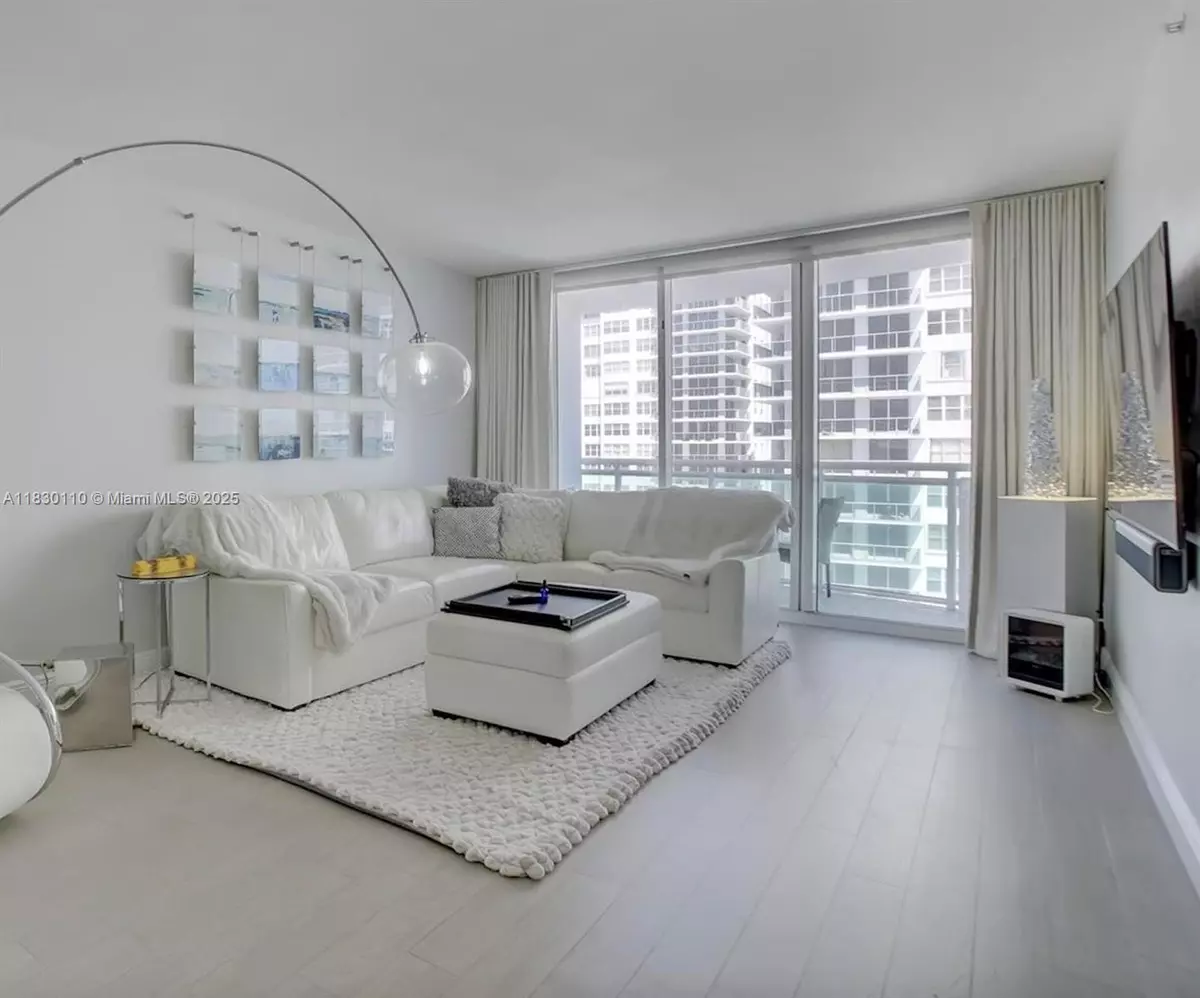 Hollywood, FL 33019,3001 S Ocean Dr #1007