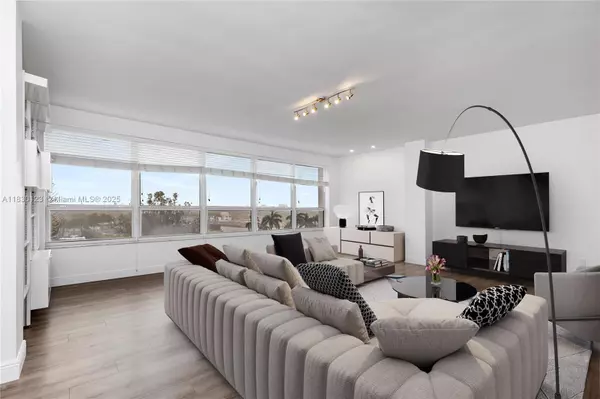 Miami Beach, FL 33140,4925 Collins Ave #6G