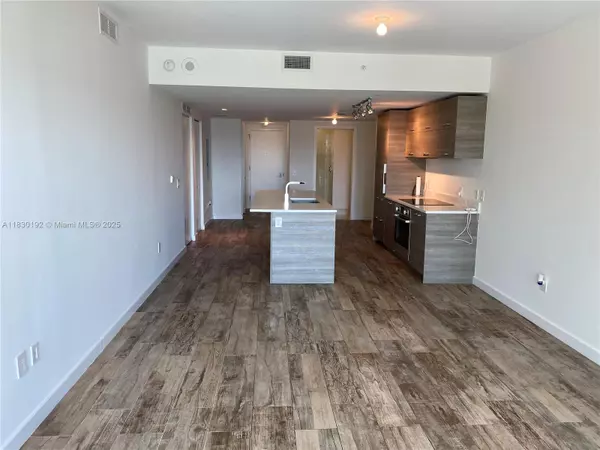 Miami, FL 33137,650 NE 32nd St #802