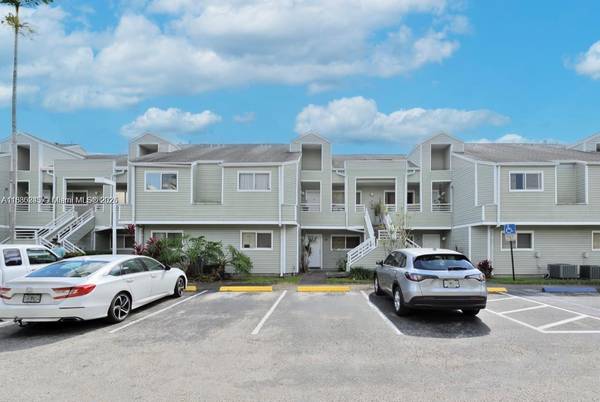 3453 NW 44th St #104, Oakland Park, FL 33309