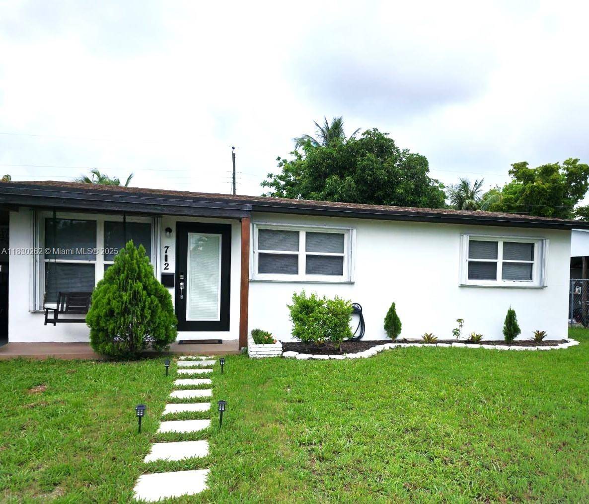 712 SW 22nd Ter, Fort Lauderdale, FL 33312