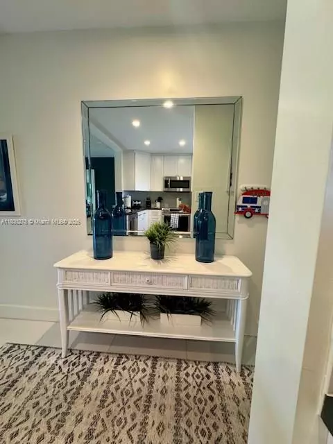 Lauderdale By The Sea, FL 33062,1501 S Ocean Blvd #307