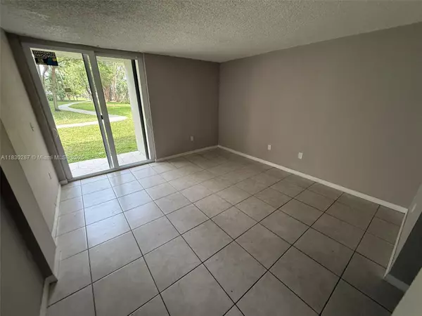 Hialeah Gardens, FL 33016,10090 NW 80th Ct #1117