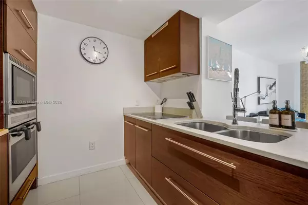 Miami, FL 33131,485 Brickell Ave #1609